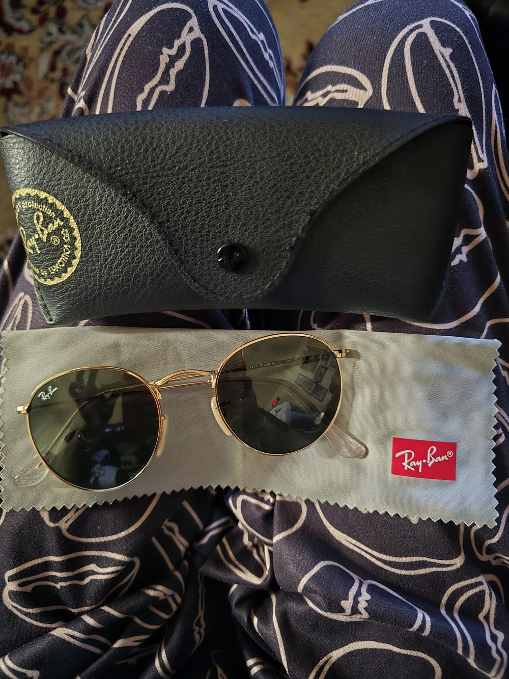 Womens Ray-Ban Round Metal Sunglasses in Gold with Black/ Green Lenses